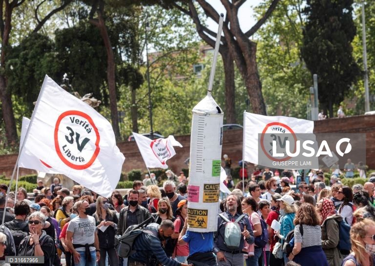 Itália: Protesto em Roma contra a vacinação para a covid-19