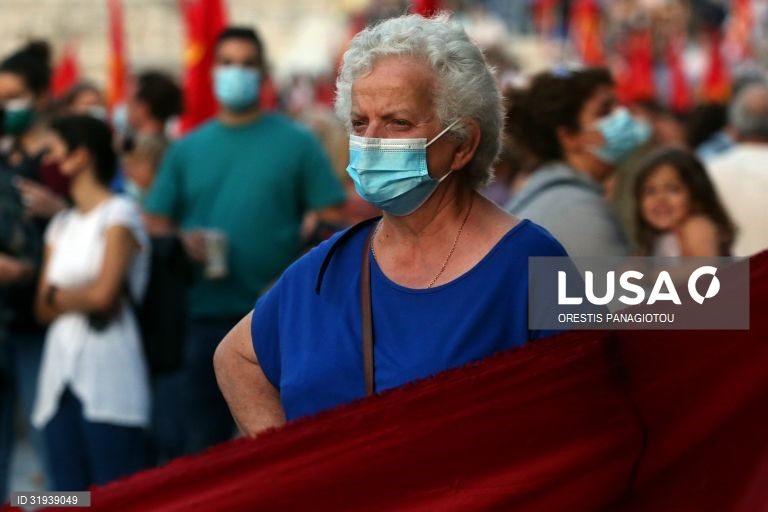Grécia: Manifestação do Partido Comunista contra a reforma laboral do governo