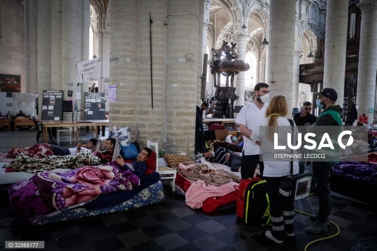 Bélgica: imigrantes sem documentos em greve da fome em Bruxelas