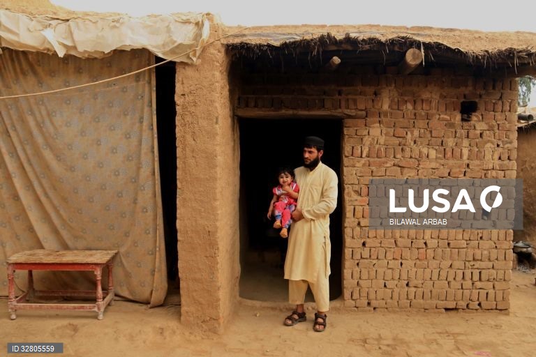 Paquistão: Refugiados afegãos em Peshawar