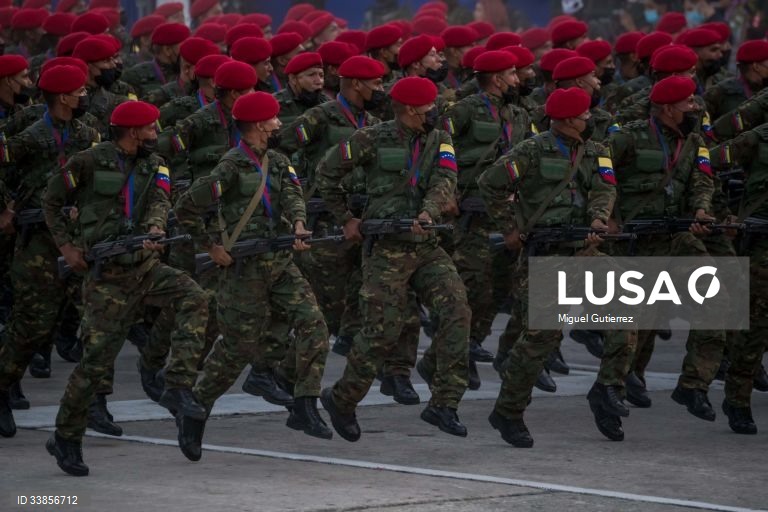 Venezuela: Parada miltar celebra os 210 anos da independência