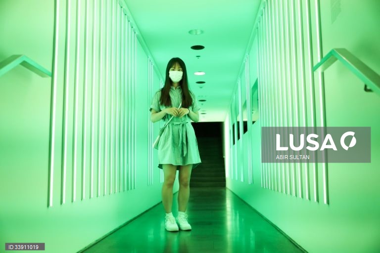 Exposição de moda no Museu Holon Design em Israel