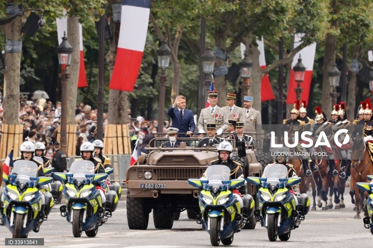 Desfile do Dia da Bastilha em Paris
