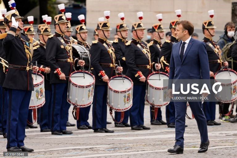 Desfile do Dia da Bastilha em Paris