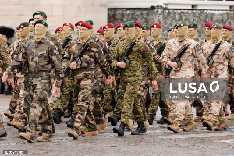 Desfile do Dia da Bastilha em Paris