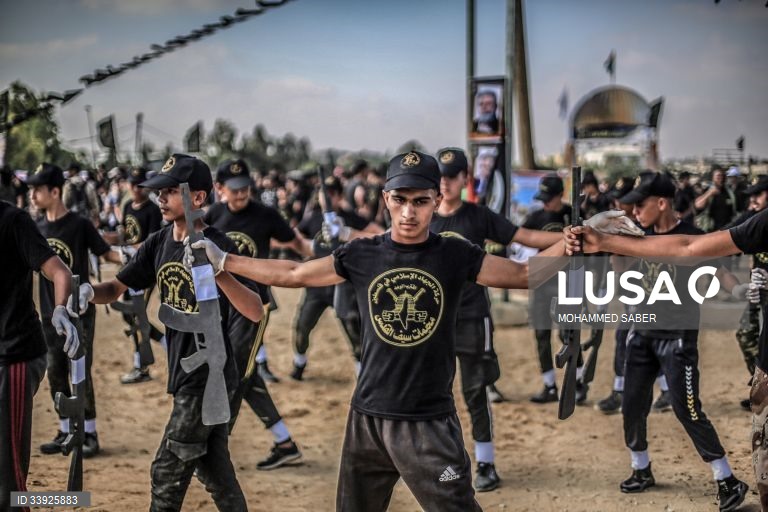 Campo militar de Verão para jovens em Gaza