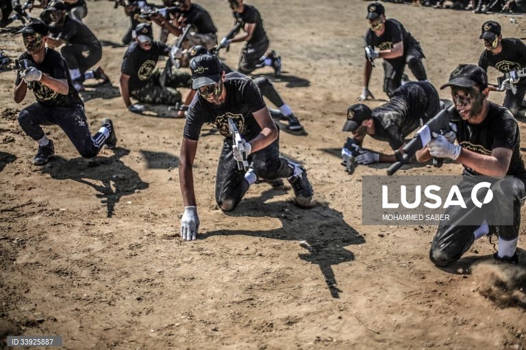 Campo militar de Verão para jovens em Gaza