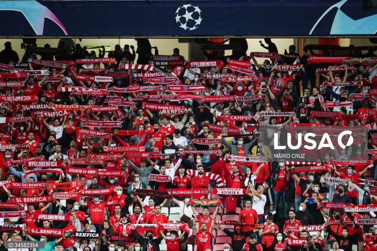 Benfica perde com Bayern Munique por 4-0 em jogo da Liga dos Campeões de futebol