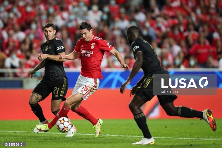 Benfica perde com Bayern Munique por 4-0 em jogo da Liga dos Campeões de futebol