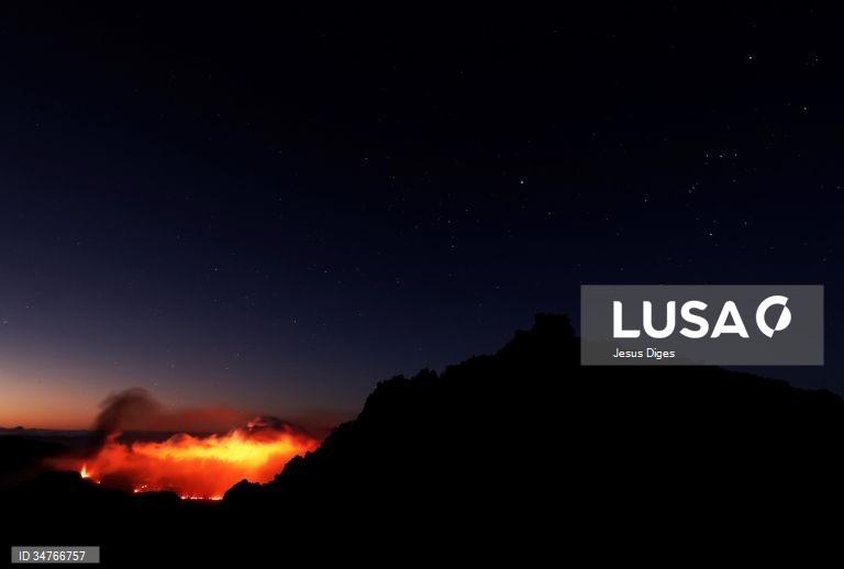 Vulcão Cumbre Vieja em La Palma
