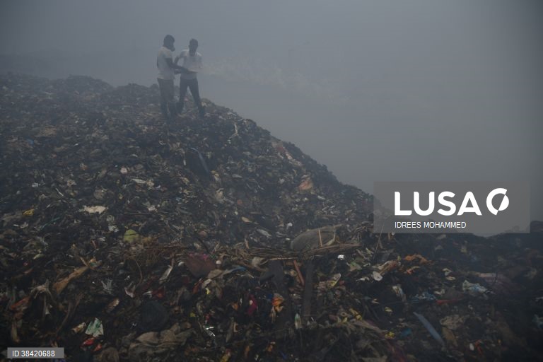 Incêndio no aterro de Perungudi em Chennai, Índia