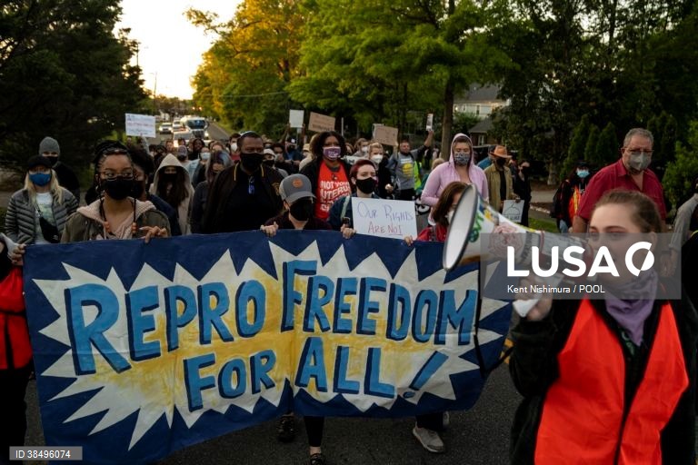 EUA: Protesto de ativistas do direito ao aborto em Alexandria, Virginia