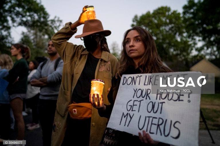EUA: Protesto de ativistas do direito ao aborto em Alexandria, Virginia