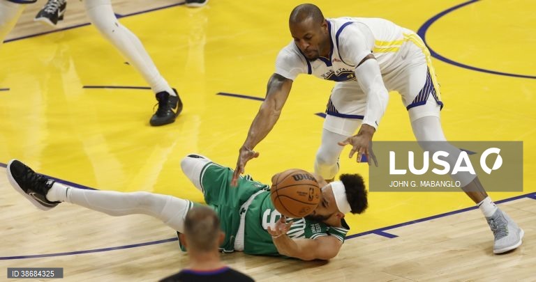 NBA: Golden State Warriors vs Boston Celtics