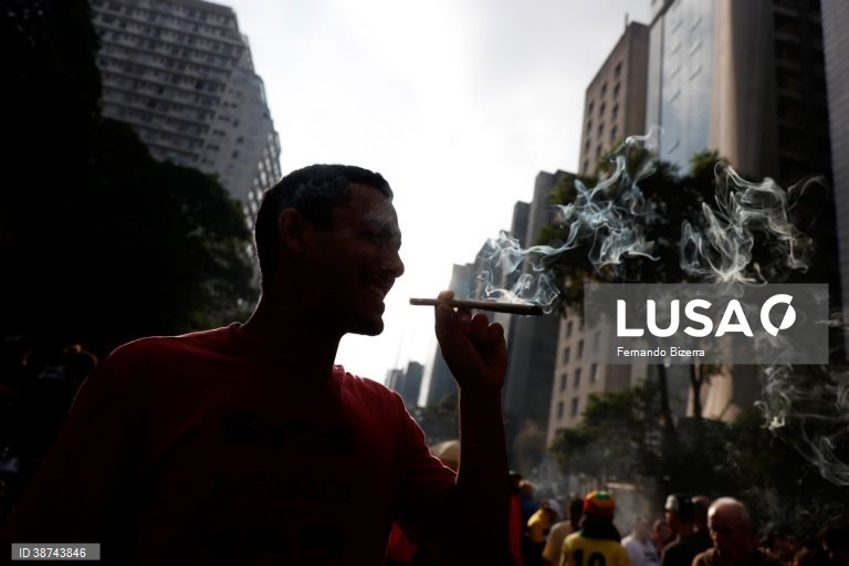 Brasil: Marcha em São Paulo pela legalização da canabis