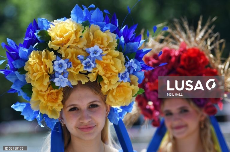 Reino Unido: Tradicional corrida de cavalos de Ascot