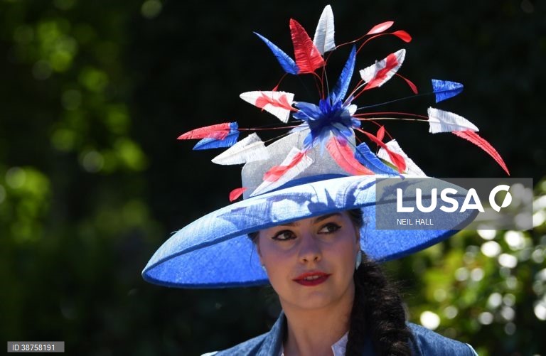 Reino Unido: Tradicional corrida de cavalos de Ascot