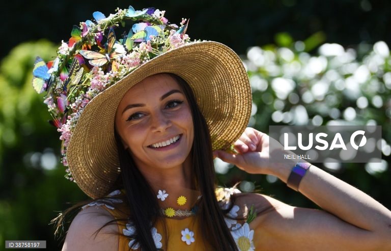 Reino Unido: Tradicional corrida de cavalos de Ascot