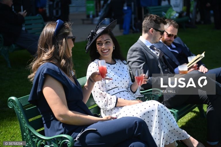 Reino Unido: Tradicional corrida de cavalos de Ascot
