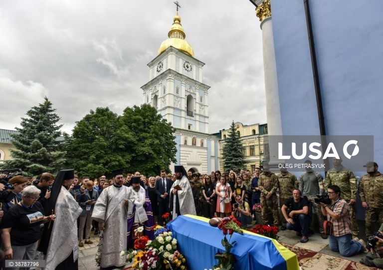 Ucrânia: Funeral do militar ucraniano e ativista Roman Ratushnyi
