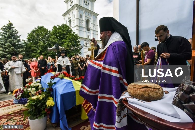 Ucrânia: Funeral do militar ucraniano e ativista Roman Ratushnyi