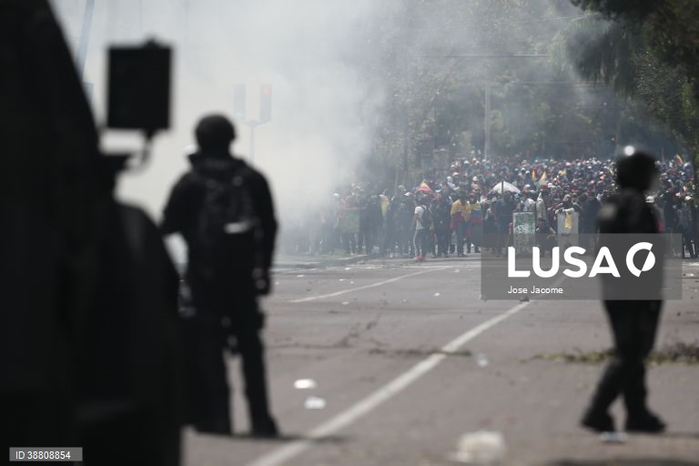 Quito: Confrontos entre manifestantes e polícia 