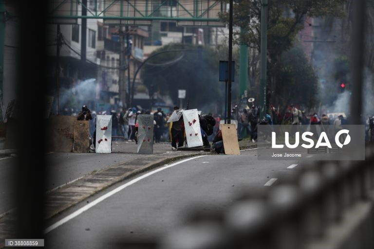 Quito: Confrontos entre manifestantes e polícia 