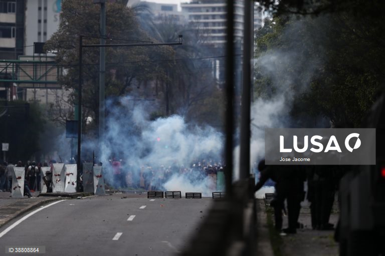Quito: Confrontos entre manifestantes e polícia 