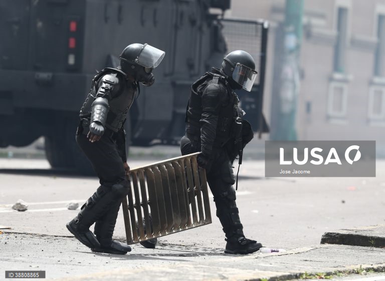 Quito: Confrontos entre manifestantes e polícia 