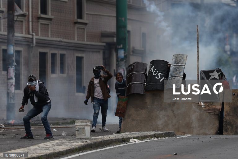 Quito: Confrontos entre manifestantes e polícia 