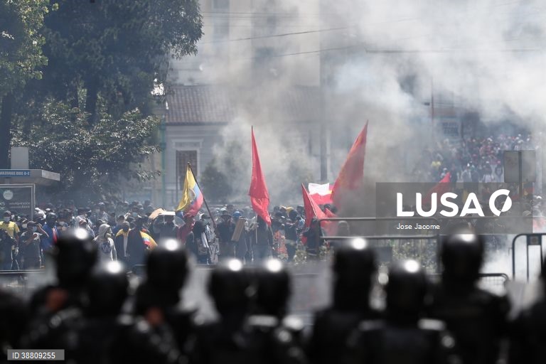 Quito: Confrontos entre manifestantes e polícia 