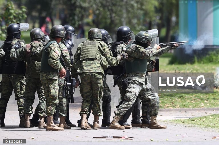 Quito: Confrontos entre manifestantes e polícia 