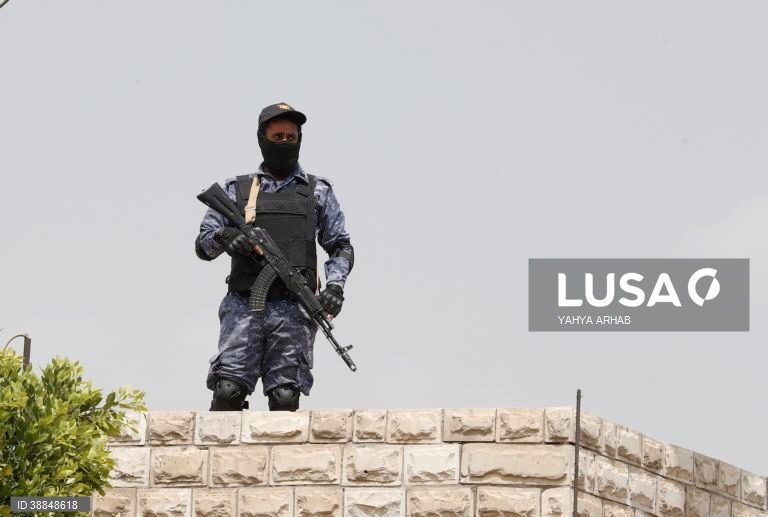 Iémen: Alunos terminam campo de verão em Saná