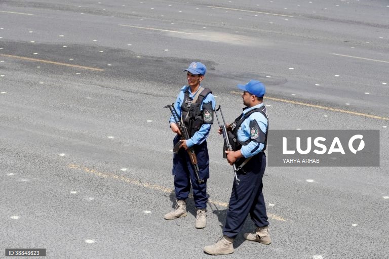 Iémen: Alunos terminam campo de verão em Saná
