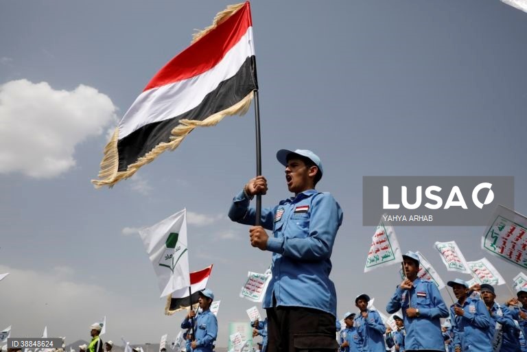 Iémen: Alunos terminam campo de verão em Saná