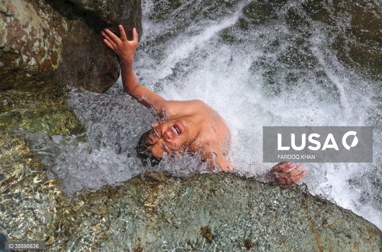 Índia: Onda de calor em Caxemira