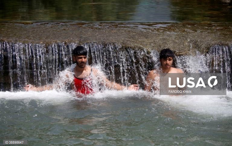 Índia: Onda de calor em Caxemira
