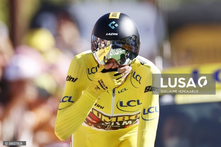 Jonas Vingegaard vence a Volta à França em bicicleta 2022