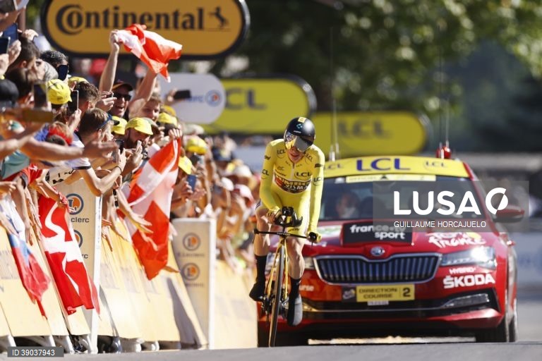 Jonas Vingegaard vence a Volta à França em bicicleta 2022