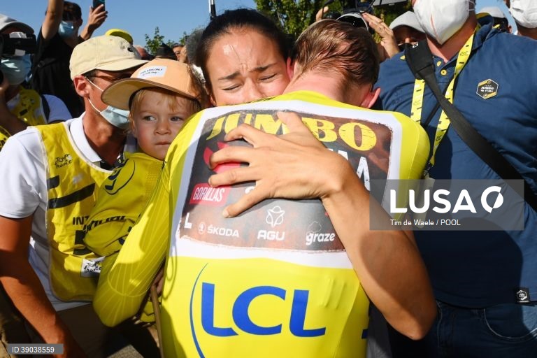 Jonas Vingegaard vence a Volta à França em bicicleta 2022