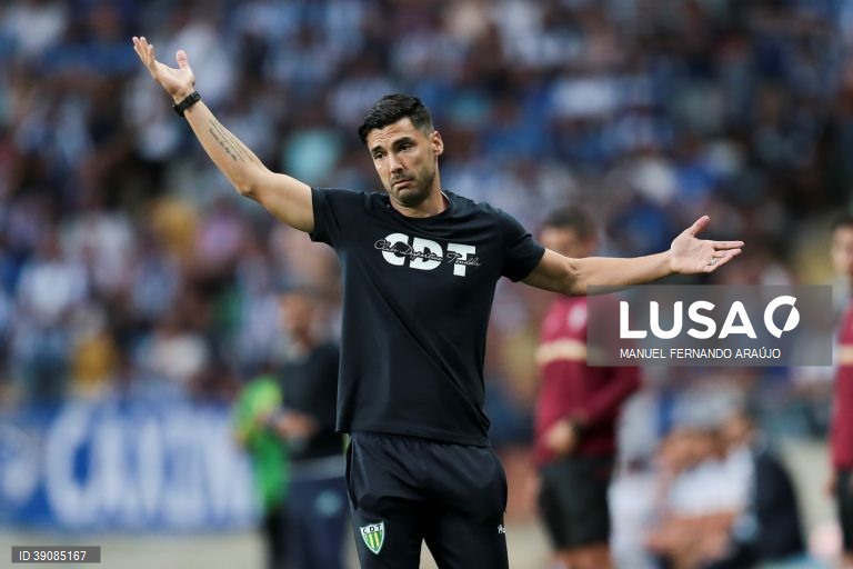 FC Porto conquista Supertaça Cândido de Oliveira ao vencer Tondela por 3-0