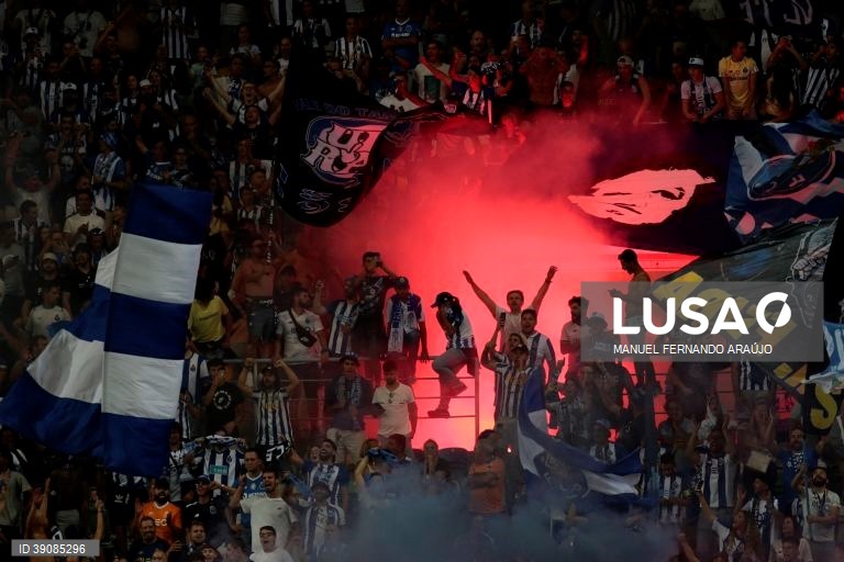 FC Porto conquista Supertaça Cândido de Oliveira ao vencer Tondela por 3-0