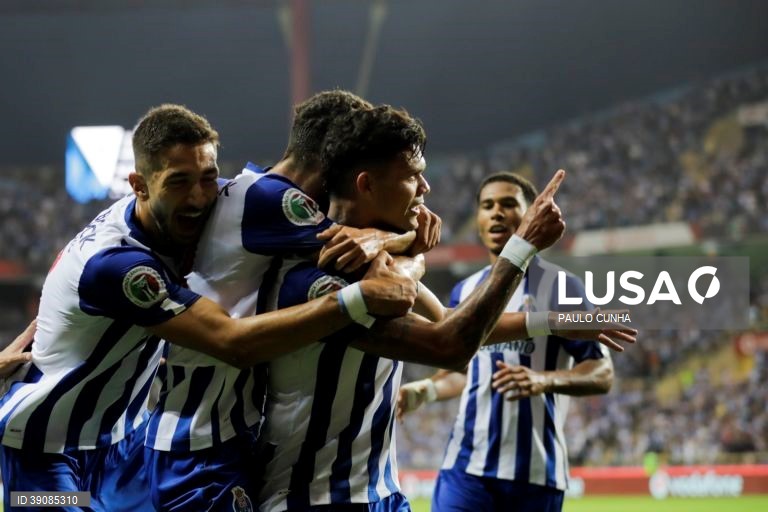 FC Porto conquista Supertaça Cândido de Oliveira ao vencer Tondela por 3-0