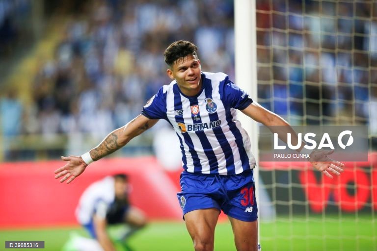 FC Porto conquista Supertaça Cândido de Oliveira ao vencer Tondela por 3-0