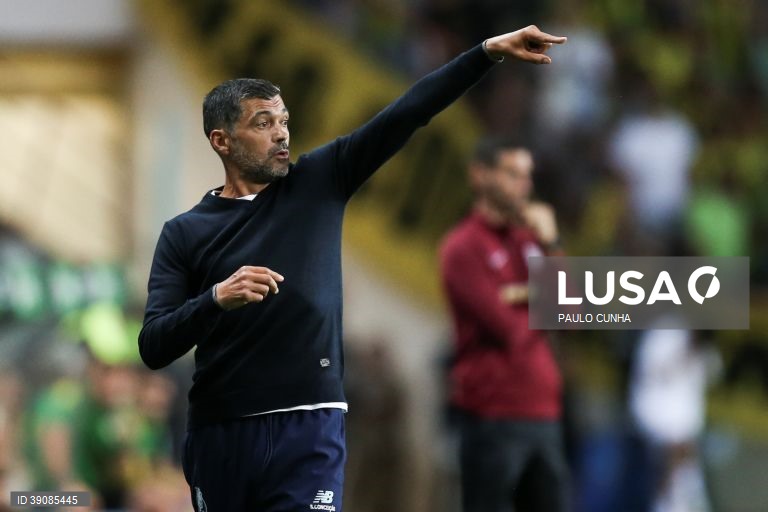 FC Porto conquista Supertaça Cândido de Oliveira ao vencer Tondela por 3-0