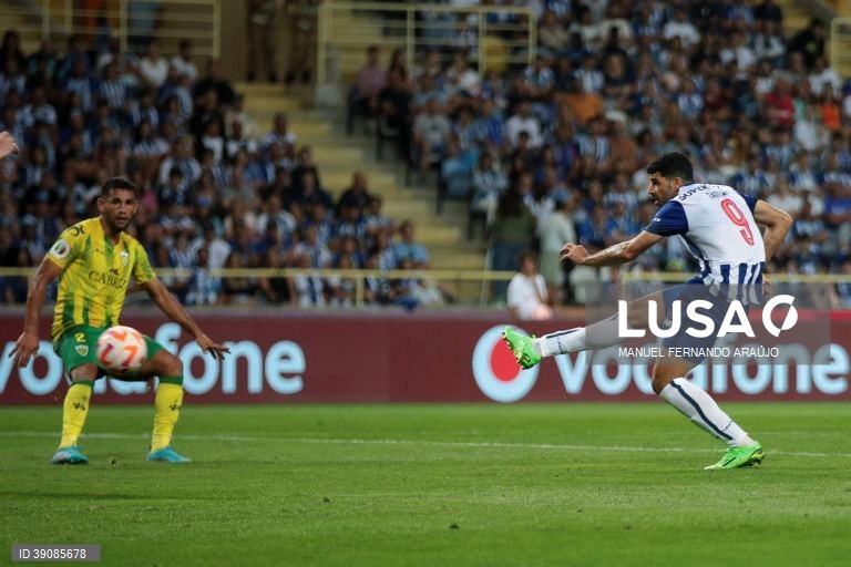 FC Porto conquista Supertaça Cândido de Oliveira ao vencer Tondela por 3-0