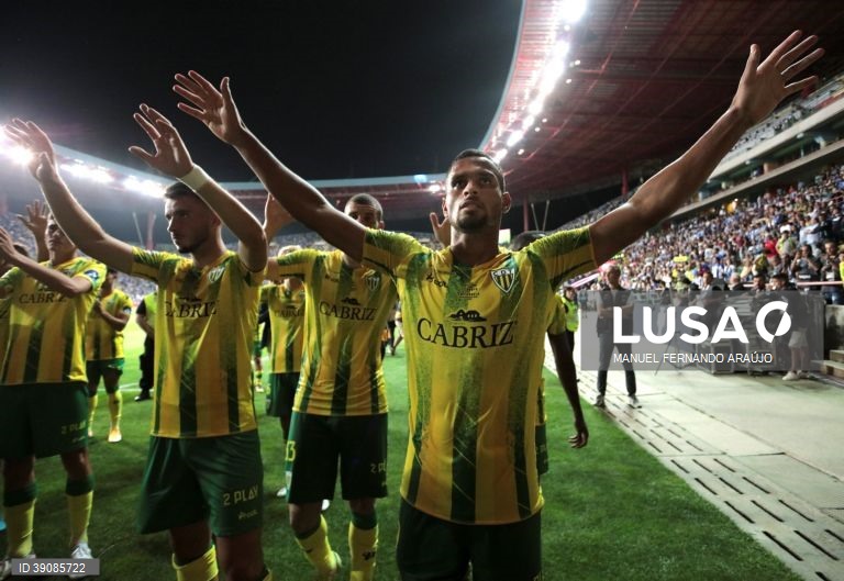 FC Porto conquista Supertaça Cândido de Oliveira ao vencer Tondela por 3-0