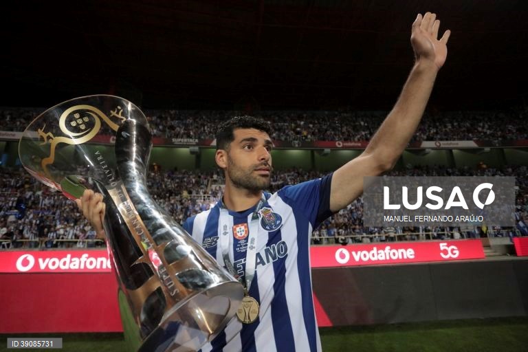 FC Porto conquista Supertaça Cândido de Oliveira ao vencer Tondela por 3-0