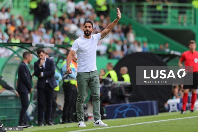 Sporting vence Tottenham, por 2-0, em jogo da Liga dos Campeões de futebol