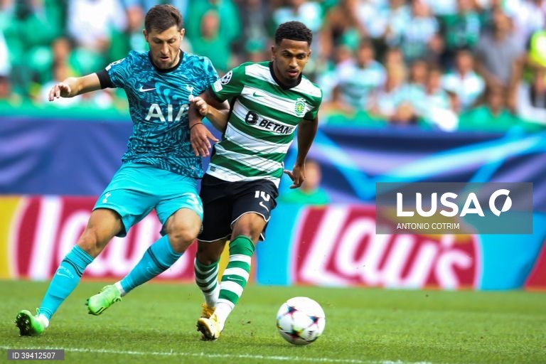 Sporting vence Tottenham, por 2-0, em jogo da Liga dos Campeões de futebol